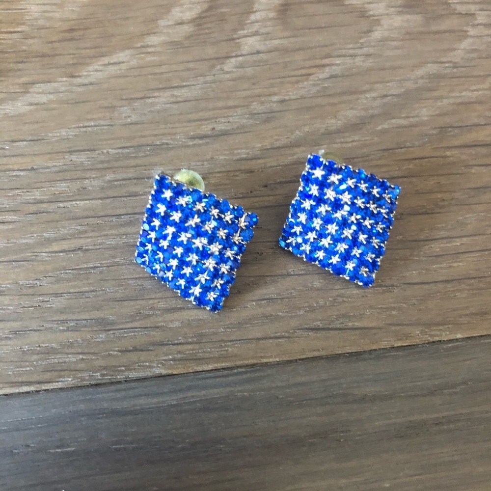 Blue rhinestones gem stud earrings